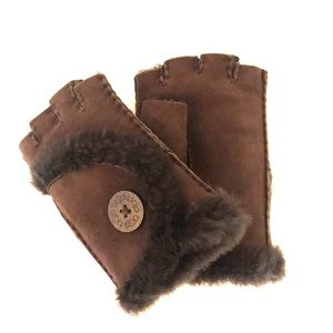 New women’s extra small UGG fur fingerless gloves